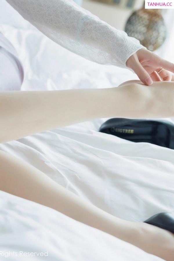   [XiuRen]高清写真图 2023.05.08 No.6693 杨可可coco 短裙美臀第28张图片